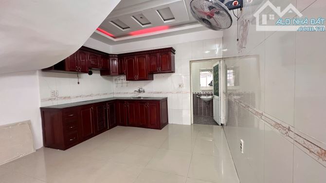 Bán nhà 3,5 tầng vừa ở vừa kinh doanh mặt đường Vũ Chí Thắng - 4