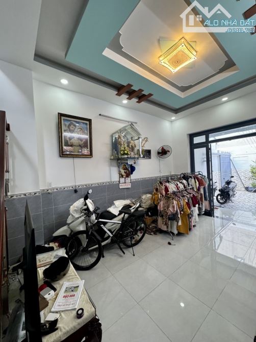 Bán gấp nhà 2 tầng diện tích 85m2, đường Đông Hưng Thuận 2, Quận 12, giá 4,9 tỷ - 4
