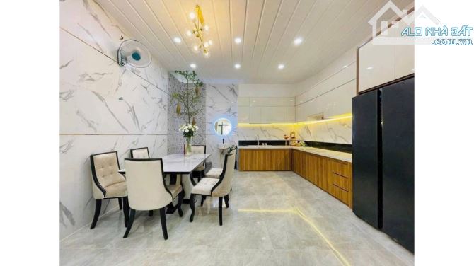Hạ 300tr bán gấp nhà 3 tầng Tân cổ điển, 5x15,sát CV Làng Hoa, Gò Vấp :nhỉnh 80tr/m - 4