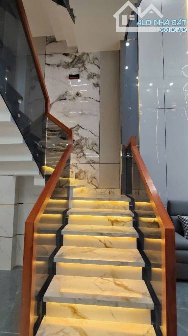 SIÊU PHẨM BÌNH TÂN KHU PHÂN LÔ HẺM 133 BÌNH THÀNH 60M2 5 TẦNG CHỈ NHỈNH 6 TỶ TL - 4
