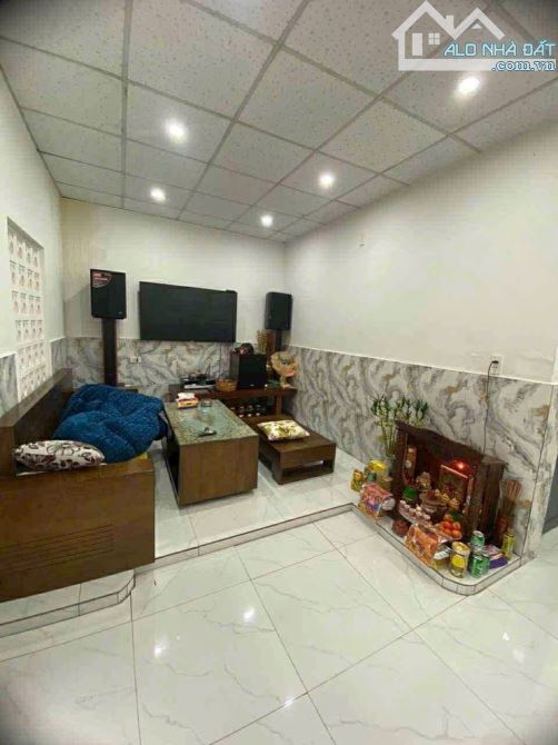 Bán nhà kiệt ô tô Phan Văn Định ngay biển Nguyễn Tất Thành. - 4