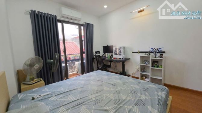 bán nhà Ngõ 535 Lạc Long Quân (28 Xuân La) Tây Hồ DT 30m (ttsd 52m) 5 Tầng, MT 3,6m - 4