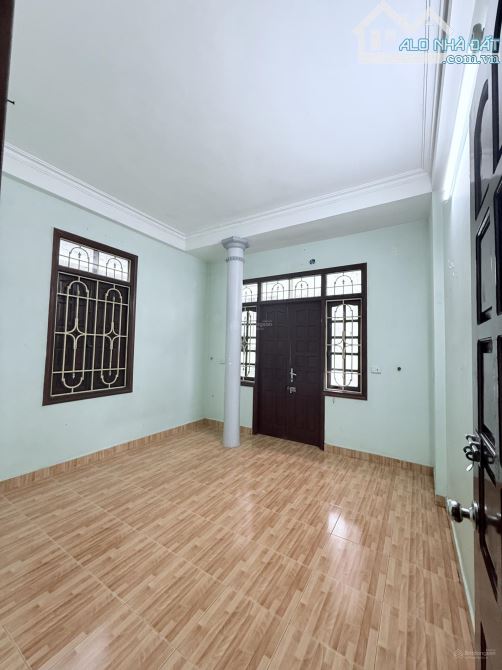 Cho thuê nhà phố Nghĩa Đô. Diện tích 40/50m2 x 5 tầng, lô góc, 20 tr/th - 4