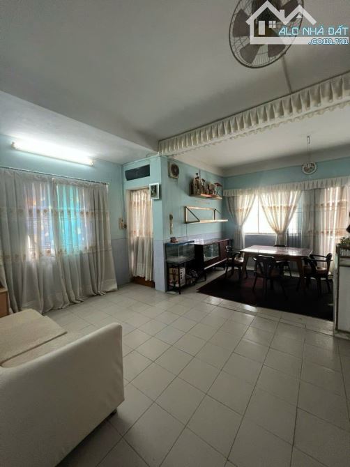 HẺM XE TẢI 10M – NGUYỄN VĂN THƯƠNG, D1, P.25, BÌNH THẠNH  • Dt: 5,8m x 20m .Gần ĐH HUTECH - 4