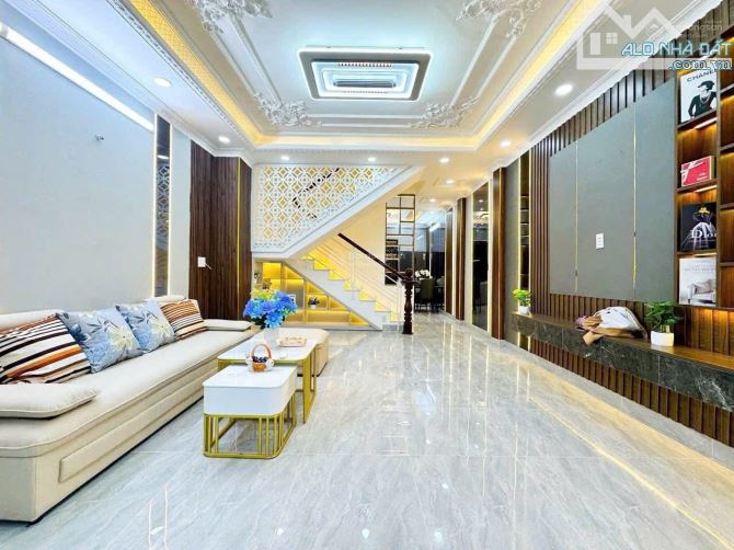 Chỉ 83tr/m2, Bán nhà 2 Tầng hẻm 1/ Lê Văn Huân, P13 DT: 4.4x30m [CN: 115m2]. Chỉ 9.6 tỷ - 4
