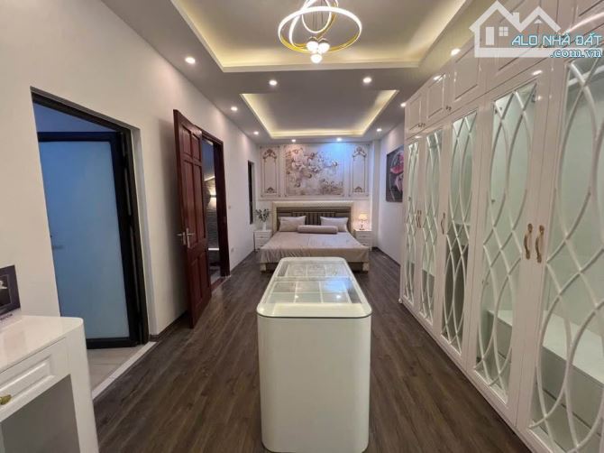 Bán nhà hiếm Cầu Giấy – 5 tầng hiện đại, sổ đỏ chính chủ, giá chỉ hơn 10 tỷ! - 4
