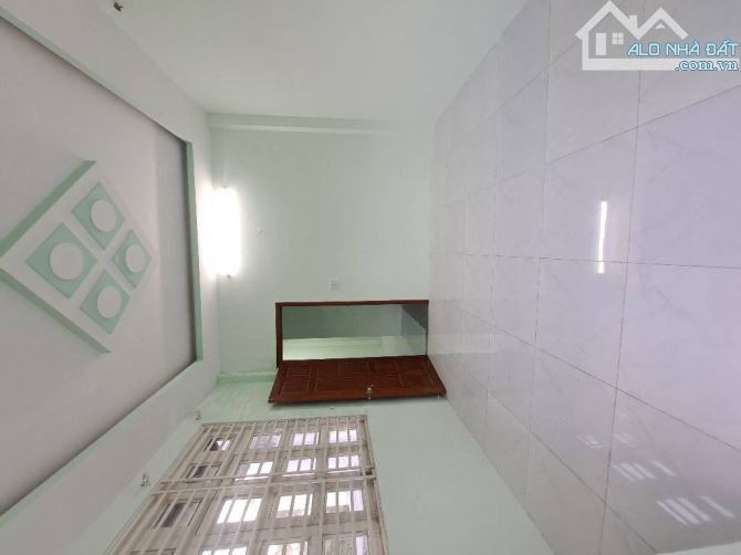 Nhà giá tốt 5x17m, 2 tầng, hẻm xe hơi. Ngay chợ Thới Tứ - 4