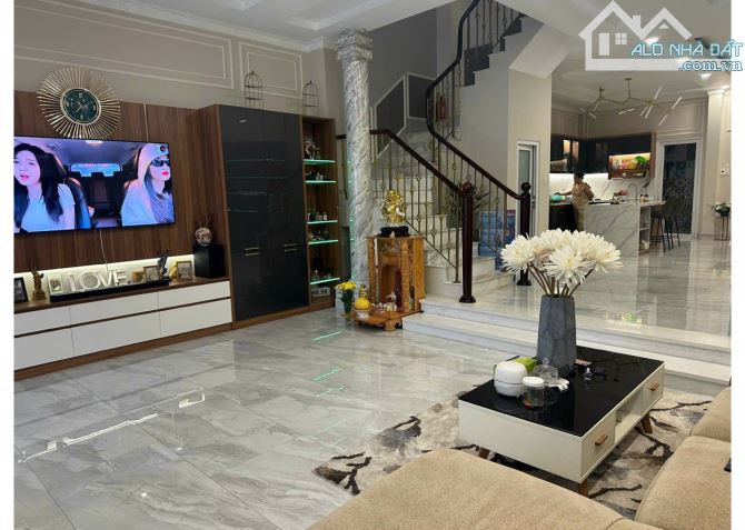 TÔI CẦN BÁN NHÀ ĐƯỜNG CMT8,QUẬN 3-GIÁ:5,39TỶ/67,2m2(4,2x16m).NHÀ ĐANG CHO THUÊ 23TRIỆU/TH - 4