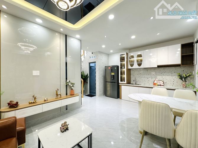 BÁN NHÀ ĐẸP KHU PHAN XÍCH LONG - PHÚ NHUẬN - 6M × 8M - 3PN FULL NT - HƠN 5 TỶ - 4