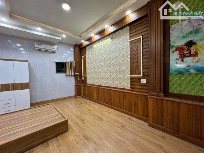 BÁN NHÀ CHDV SIÊU LỢI NHUẬN – HẺM XE HƠI 6M – HOÀNG BẬT ĐẠT, TÂN BÌNH – 56M² – GIÁ CHỈ 7.7 - 4
