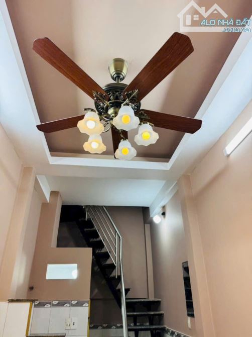 NHÀ ÂU CƠ - TÂN BÌNH - NHỎ GỌN - Ô TÔ ĐẾN TẬN CỬA -2 PHÒNG NGỦ - GIÁ CHỈ 2,68 TỶ - 4