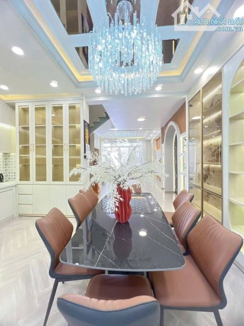 NHÀ PHỐ HIỆN ĐẠI FULL NỘI THẤT XỊN - 3 TẦNG - 5.5M x 15 M - Huỳnh Tấn Phát - 8 Tỷ 660 TL - 4