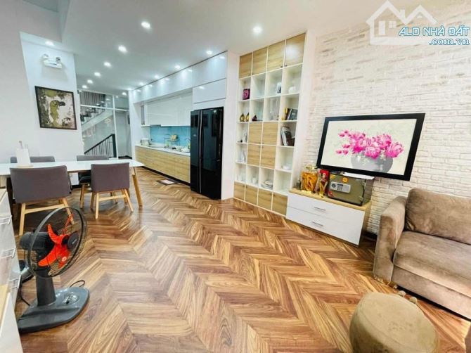GẤP BÁN‼️ NHÀ 6 TẦNG, ĐƯỜNG NHỰA 8M, VỊ TRÍ VIP, CHỦ CẦN BÁN NHANH CHỈ 15.95 TỶ TL - 4