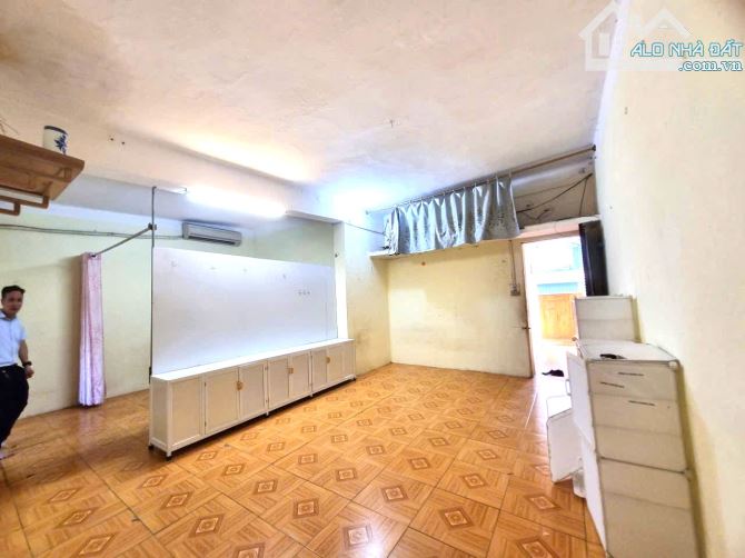 BÁN NHÀ TẬP THỂ NGUYÊN BẢN – SỔ ĐỎ 43M² – DÙNG GẦN 75M² – GIÁ 3.4 TỶ - 4