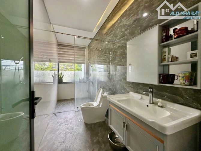 Bán nhà 3 tầng 2 Mặt Tiền Trần Lê Hoà Xuân Cầm Lệ - 4