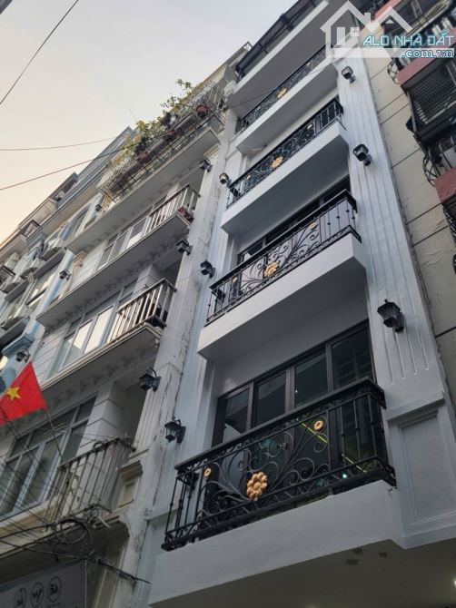Anh Huy bán nhà phố Cầu Giấy - Mặt phố Kinh doanh sầm uất - Ô tô vào nhà – 59,3m2*6 tầng - 4