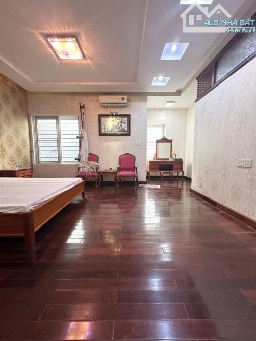 Bán nhà Biệt thự Nguyễn Trọng Tuyển - Lê Văn Sỹ, 8x22m, 4 Tầng, 4 PN, sổ A4, 42 tỷ. - 4