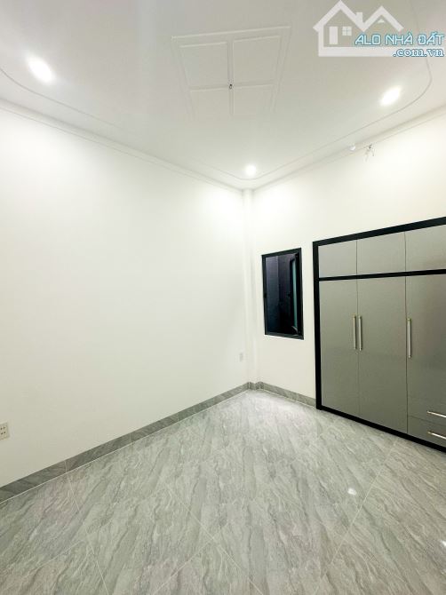 CHỦ GỞI BÁN NHÀ 1 TRỆT 1 LẦU THUỘC KDC VIP CỔNG SAU CTY POUCHEN P.HOÁ AN. GIÁ CHỈ 3,750 TỶ - 4