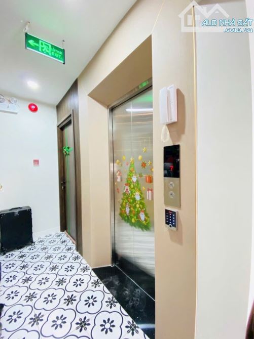 Bán CHDV Bình Thạnh - 8 tầng + hầm - 14 phòng - xe hơi - DT 100tr/tháng - 22.5 TỶ - 4