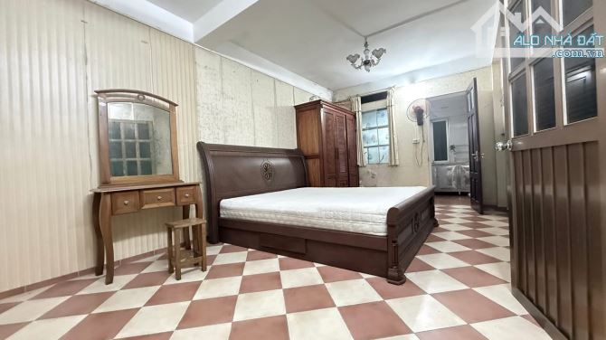 Hiếm Bán - Nhà Thô Mộc -Tập Thể Khí Tượng Thuỷ Văn - Chùa Bộc - Dt:60m2/PK/PN*4,2 tỷ - 4