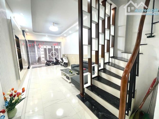 NHÀ LÔ GÓC 3 MẶT THOÁNG XUÂN THUỶ, CẦU GIẤY – 47M² x 4 Tầng – Ô TÔ TẬN NHÀ, KINH DOANH TỐT - 4