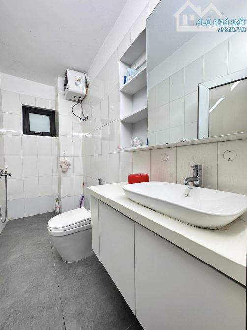 BÁN NHÀ XUÂN ĐỈNH 36 TỶ 140m 4 TẦNG MT 8m Ô TÔ TRONG NHÀ 2 THOÁNG SÁT PHỐ KINH DOANH - 4