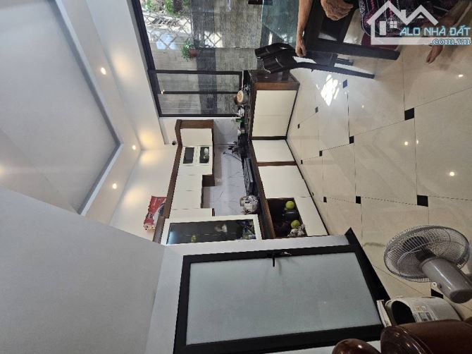 Bán nhà phố Giáp Nhị ngõ thông, 10m ra oto tránh. DT 40mx5T, MT 3.8m - 4