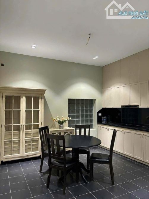 Bán nhà phố Hoàng Quốc Việt Nghĩa Tân, ô tô tránh, vỉa hè kinh doanh, 102m² giá 18 tỷ - 4