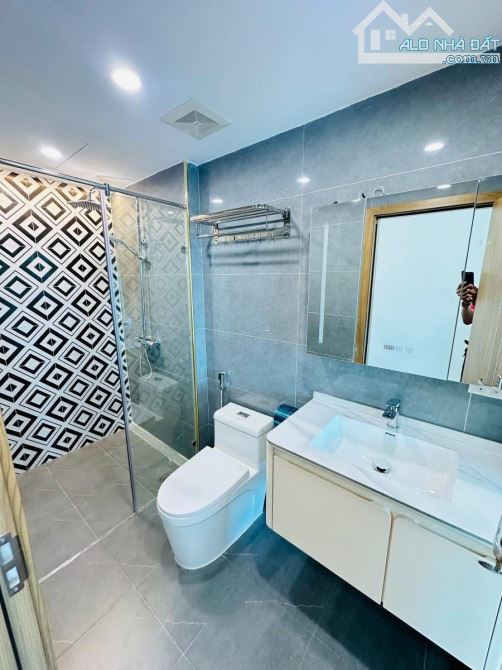 BÁN NHÀ NGÕ 109 XUÂN ĐỖ – 42M2 × 6 TẦNG – THANG MÁY FUJI – Ô TÔ VÀO NHÀ – 9.1 TỶ LONG BIÊN - 4