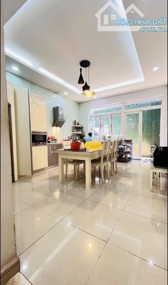 Bán nhà mặt tiền gần chợ Hiệp Thành 13, Quận 12 , 3 tầng , 4 PN 4 WC - Giá 11,9 tỷ - 4