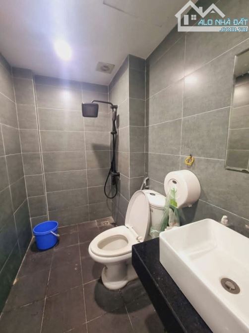 💥 SIÊU PHẨM LÔ GÓC TRUNG KÍNH - CẦU GIẤY. DT 70M. 5 TẦNG. MT 15M. GIÁ 33 TỶ - 4