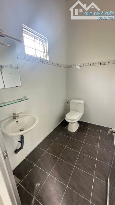 Bán gấp căn nhà Đ.Hồ Văn Tắng - củ chi - 120m2 - 725 Triệu - sổ riêng - 4
