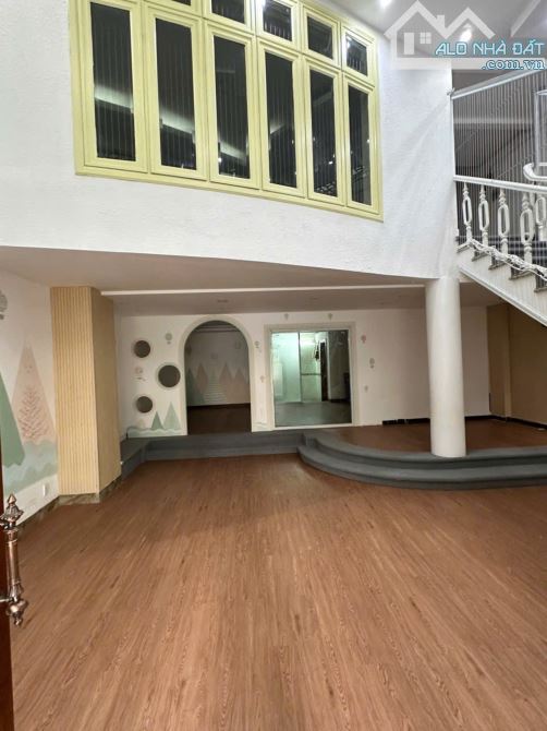 BÁN NHÀ KHU BIỆT THỰ 3E PHỔ QUANG 7,5X16 KHU COMPOUND CÓ CÔNG VIÊN TRƯỚC NHÀ CHỈ 42,5TỶ - 4