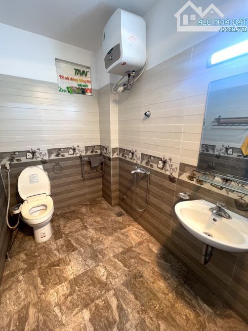 BÁN NHÀ VÕ CHÍ CÔNG  31M2 XÂY 5 TẦNG GIÁ 9.5 TỶ HÀNG XÓM TÂY HỒ - 4
