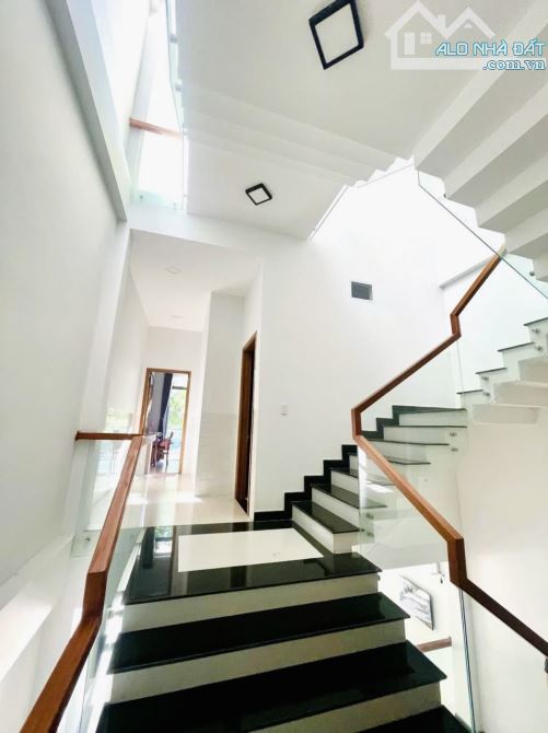 HIẾM - NHÀ MẶT TIỀN ĐOÀN KHUÊ - KHU VIP NAM VIỆT Á - 100m2 - MỚI Ở NGAY - 12ty9. - 4