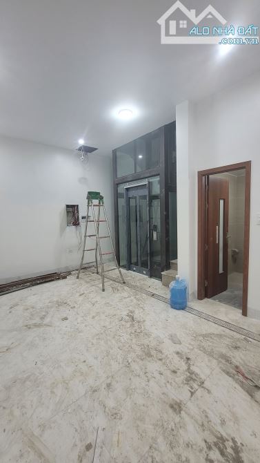 GIÁ 19.5 TỶ! NHÀ LÔ GÓC QUỐC TỬ GIÁM - ĐỐNG ĐA: 60M², 6 TẦNG THANG MÁY, - KINH DOANH-MT6m - 4