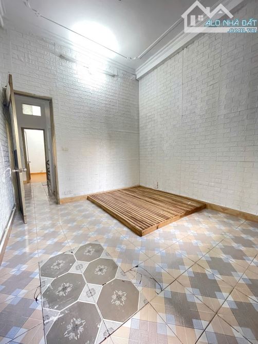Cho thuê nhà ngõ 295 Bùi Xương Trạch, 40m² x 3 tầng 8.5 triệu/tháng - 4