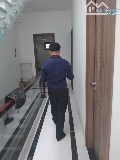 NHÀ 3 TẦNG ĐẸP LUNG LINH 2 MẶT TIỀN VIEW CÔNG VIÊN KQH HƯƠNG SƠ TRUNG TÂM TP HUẾ - 4
