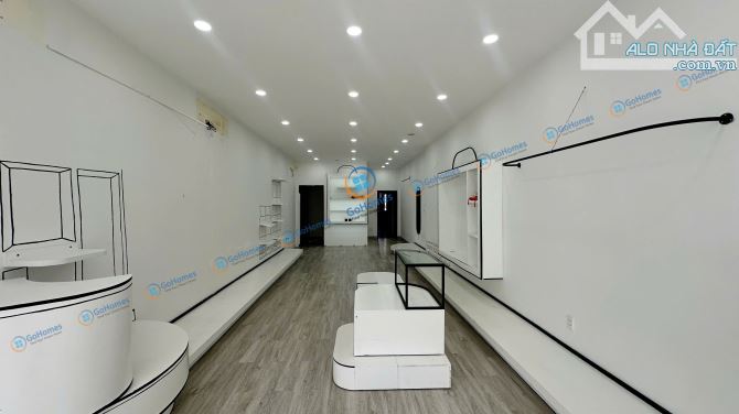 CHO THUÊ NHÀ 2 MẶT TIỀN NGUYỄN VĂN LINH - TRUNG TÂM SẦM UẤT • Diện tích: 100m² (4,5×22m) - 4