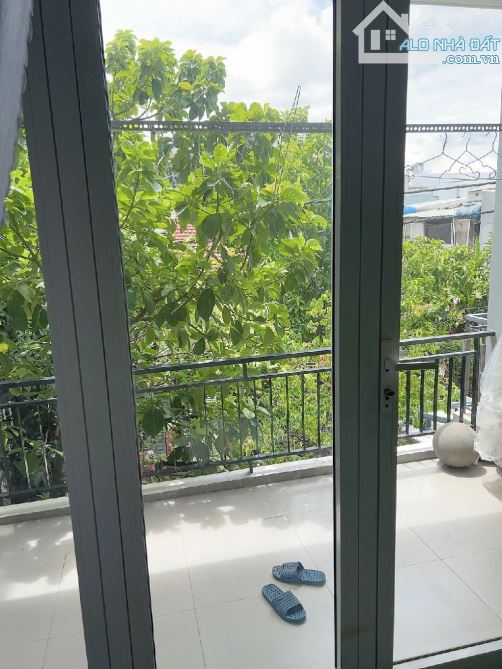 Nhà Sân vườn ngay trung tâm chỉ hơn 5 tỷ - 100m2 đất vuông vắn - 4