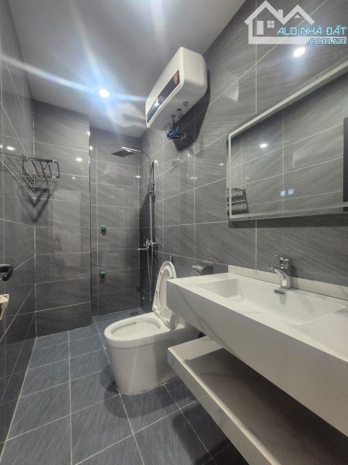 Chính chủ bán nhà 3 tầng tại Cam Lộ ,Hùng Vương , Hồng Bàng Giá 2 tỷ 550 - 4