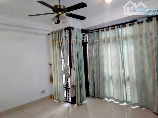 MẶT TIỀN HOA LAN – NHÀ ĐẸP KIÊN CỐ – HẦM RỘNG – GẦN PHAN XÍCH LONG – CHỈ 20 TỶ! - 4