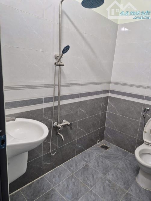 Bán nhà 2 Tầng MẶT TIỀN Kinh Doanh đa ngành nghề, giá chỉ bằng trong hẻm - 4