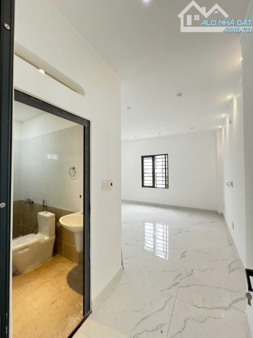 P. Tam Phú, gần BV Thủ Đức biệt thự 130m2 có sân đỗ oto, full TC ngang 8m gấp chỉ 8.45 tỷ. - 4
