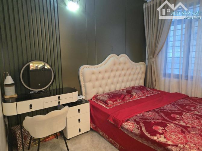 Giảm giá sốc ! Bán nhà phố Tôn Đức Thắng 35m 5 tầng 3 thoáng , ô tô giá 8 tỷ - 4