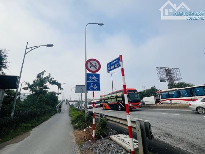 GẦN HỒ ĐIỀU HOÀ - OTO TẢI VÀO ĐẤT - CÁCH VÕ VĂN KIỆT 500M - 4