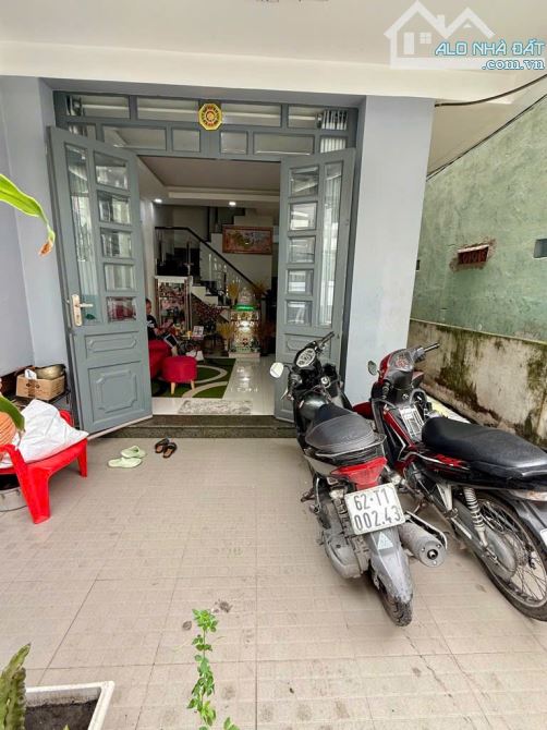 nhà q7 nở hậu 4,5x23, gần mặt tiền, sân trước sau, 2 phòng trọ riêng – 7,5 tỷ - 4