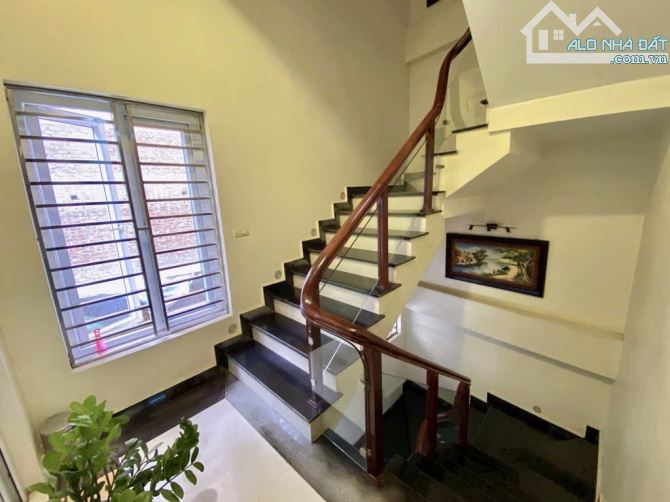 Bán nhà Nguyễn Hoàng - Nam Từ Liêm. LÔ GÓC- NGÕ THÔNG-GARA Ô TÔ. 56m2 5 tầng 19,2 tỷ - 4