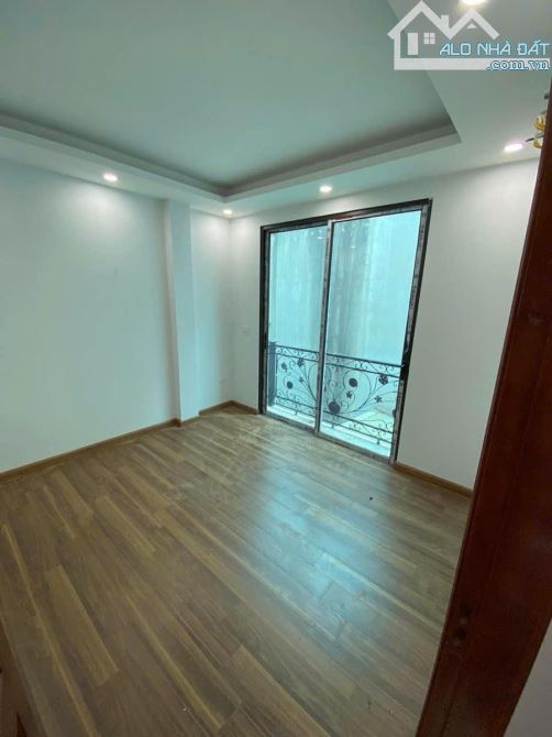 BÁN GẤP NHÀ PHỐ ĐẠI LINH TRUNG VĂN,NHÀ ĐẸP, THOÁNG SÁNG, GẦN Ô TÔ
