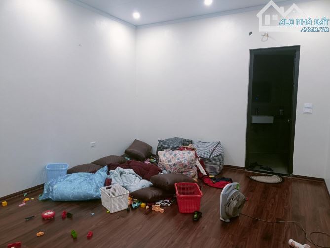Bán nhà siêu to khổng lồ trong phố Khuất Duy tiến, 90m, 4 ngủ, 7 chỗ vào nhà, giá nhỉ 7Tỷ - 4